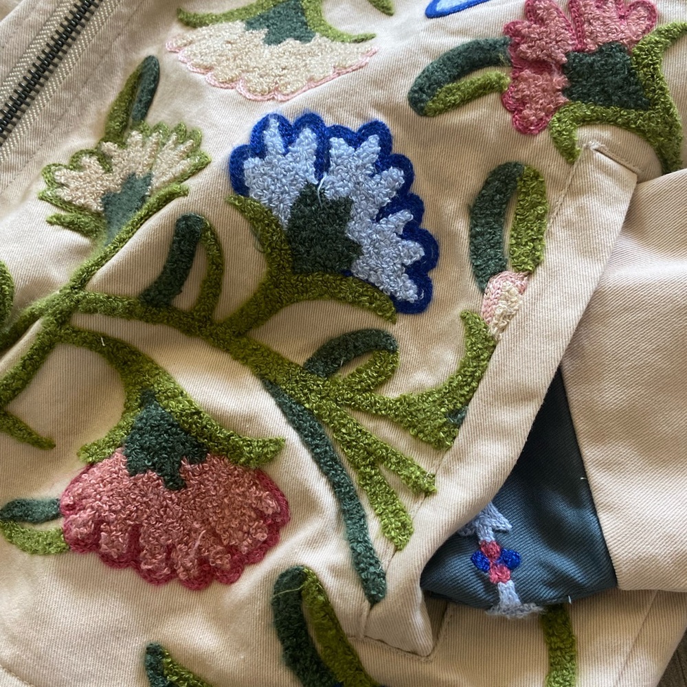 FOUND Floral Zip-Jacket FLORAL EMBROIDERED WORK JACKET in birch NWT Small - Picture 4 of 10